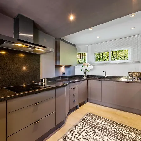Cozy Townhouse Selwo Vakantiehuis