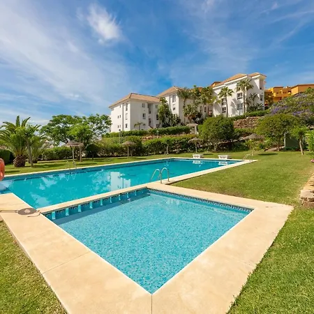 Casa de Férias Cozy Townhouse Selwo Estepona