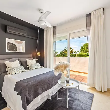 Сasa de vacaciones Cozy Townhouse Selwo Estepona