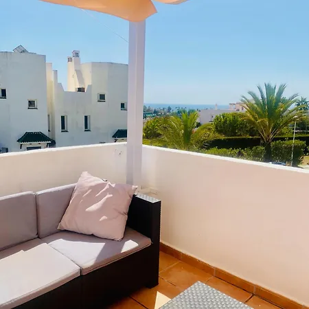 Cozy Townhouse Selwo Casa de Férias Estepona